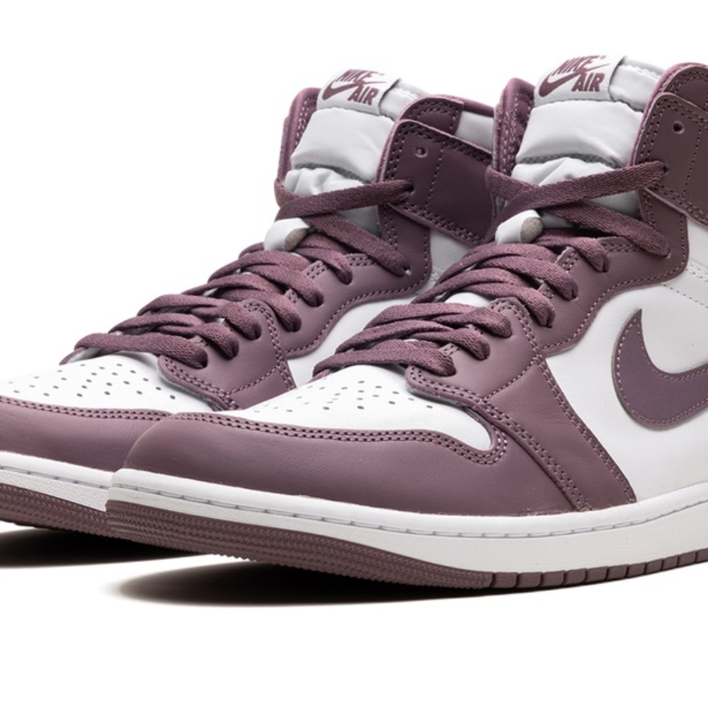 NEW NIKE JORDAN 1 WHITE/SKY J MAUVE-WHITE HIGH WITH BOX